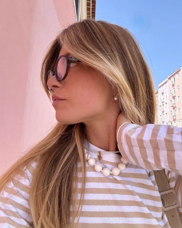 Beige white stripes long sleeve 🤎🤍

Miolyka's fave! Bold stripes, relaxed fit, and made from 100% recycled textiles.

📸 @miolykapopovich