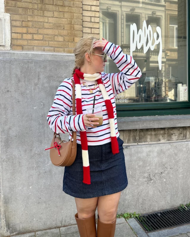 White long sleeve with blue & red stripes 💙❤️

Clean, classic, and just the right amount of bold.

Made from 100% recycled fabrics, feel good, look even better!

@julievermarien wearing a size M✨
